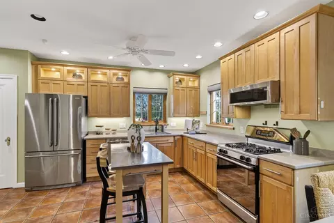 Kitchen - 3918 Eileen Dr, Cincinnati, OH 45209 photo 1 of 4