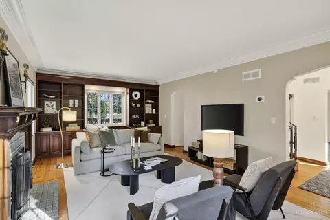 Living - 3918 Eileen Dr, Cincinnati, OH 45209 photo 5 of 5