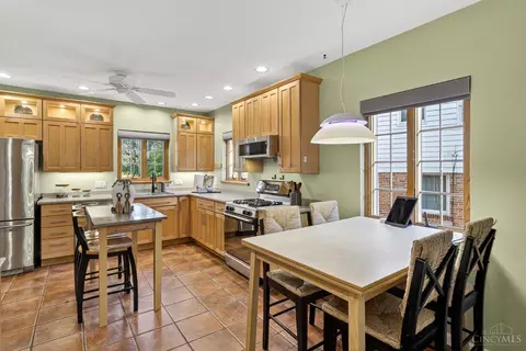 Kitchen - 3918 Eileen Dr, Cincinnati, OH 45209 photo 3 of 4