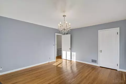 Bedroom - 3918 Eileen Dr, Cincinnati, OH 45209 photo 3 of 5