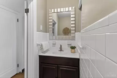 Bath - 3918 Eileen Dr, Cincinnati, OH 45209 photo 1 of 3