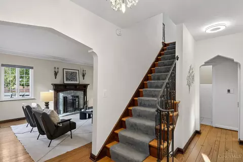 Entry Way - 3918 Eileen Dr, Cincinnati, OH 45209 photo 3 of 4