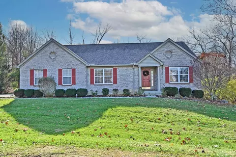 1079 Valley Wood Dr, Batavia, OH 45103