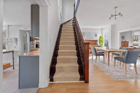 Entry Way - 30 Sharon Rd, Glendale, OH 45246 photo 1 of 3