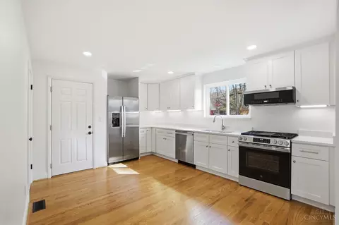 Kitchen - 679 Ely St, Batavia, OH 45103 photo 1 of 4