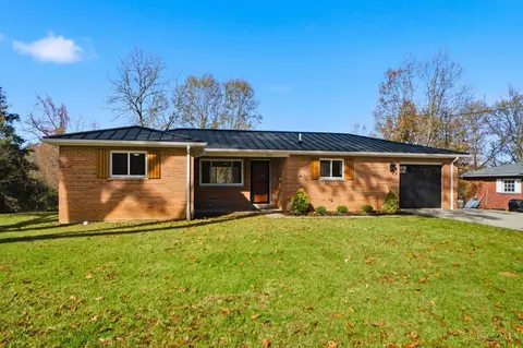 Exterior - 679 Ely St, Batavia, OH 45103 photo 3 of 7