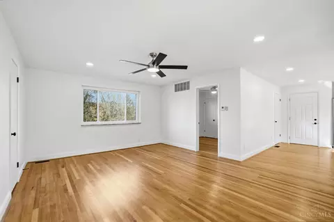 Living - 679 Ely St, Batavia, OH 45103 photo 1 of 4