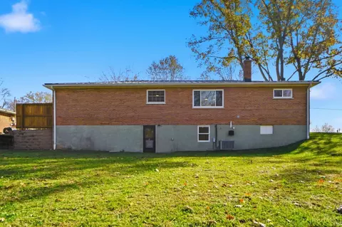 Exterior - 679 Ely St, Batavia, OH 45103 photo 4 of 7
