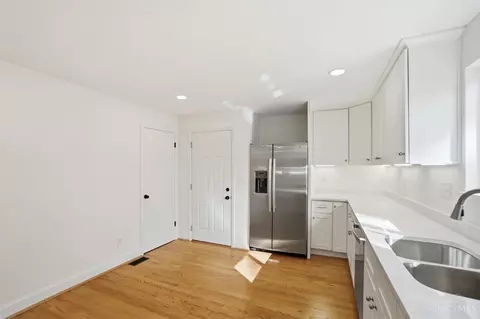 Kitchen - 679 Ely St, Batavia, OH 45103 photo 2 of 4