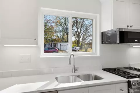 Kitchen - 679 Ely St, Batavia, OH 45103 photo 4 of 4