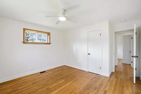 Bedroom - 679 Ely St, Batavia, OH 45103 photo 7 of 7