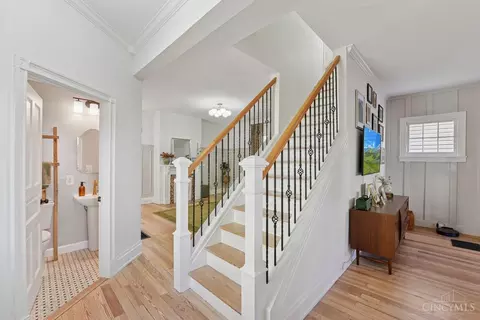 Entry Way - 2721 Atlantic Ave, Cincinnati, OH 45209 photo 4 of 4