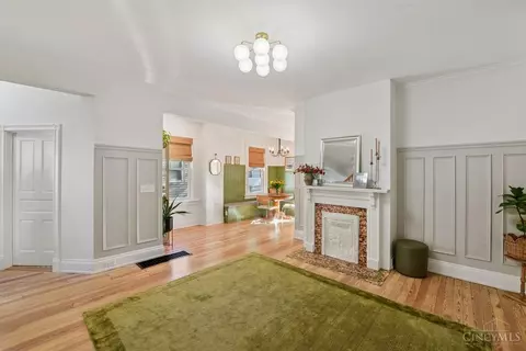 Entry Way - 2721 Atlantic Ave, Cincinnati, OH 45209 photo 3 of 4