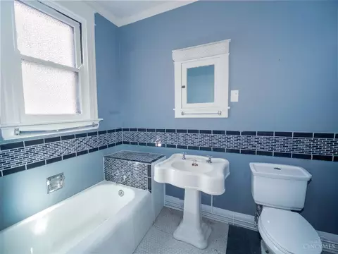 2709 Euclid Ave, Cincinnati, OH 45219 photo 2