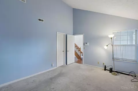 488 Madeira Ct, Cincinnati, OH 45255 photo 8