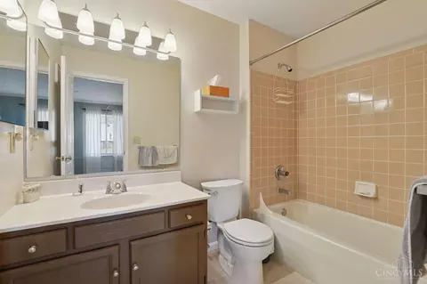 488 Madeira Ct, Cincinnati, OH 45255 photo 22