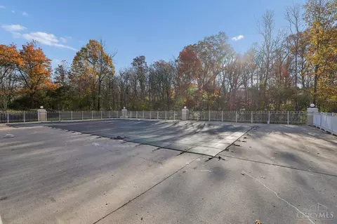 488 Madeira Ct, Cincinnati, OH 45255 photo 37