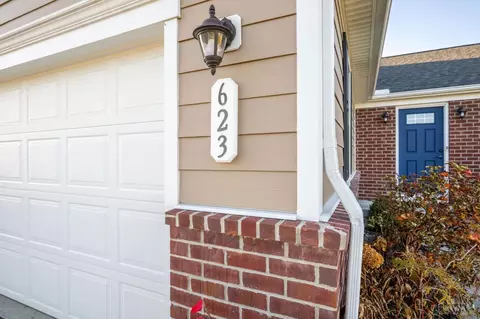 623 Babbling Brooke Dr, Monroe, OH 45050 photo 2