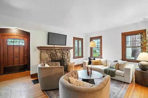 Living - 2922 Utopia Pl, Cincinnati, OH 45208 photo 1 of 3