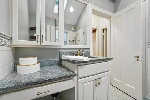 Bath - 2922 Utopia Pl, Cincinnati, OH 45208 photo 3 of 5