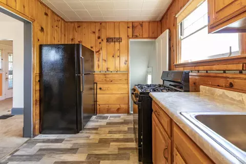 Kitchen - 1519 Section Rd, Cincinnati, OH 45237 photo 2 of 2