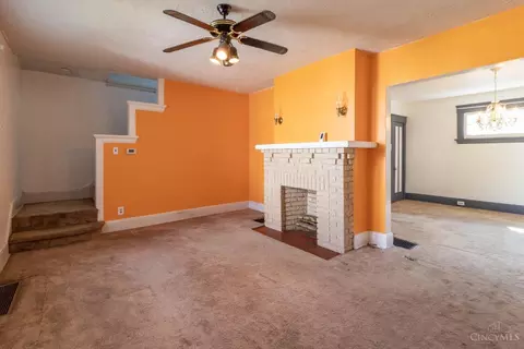 Living - 1519 Section Rd, Cincinnati, OH 45237 photo 1 of 3