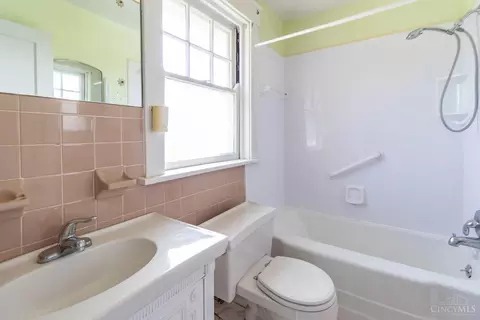 Bath - 1519 Section Rd, Cincinnati, OH 45237 photo 1 of 1