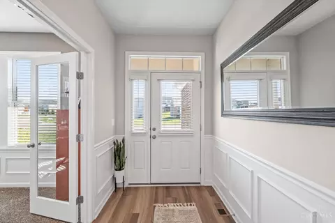 Entry Way - 3036 Barnbougle Dr, Cincinnati, OH 45233 photo 2 of 3
