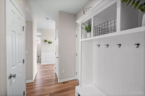 Entry Way - 3036 Barnbougle Dr, Cincinnati, OH 45233 photo 3 of 3