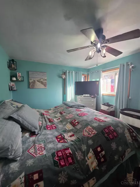 Bedroom - 2238 Pacora Dr, Cincinnati, OH 45231 photo 2 of 2