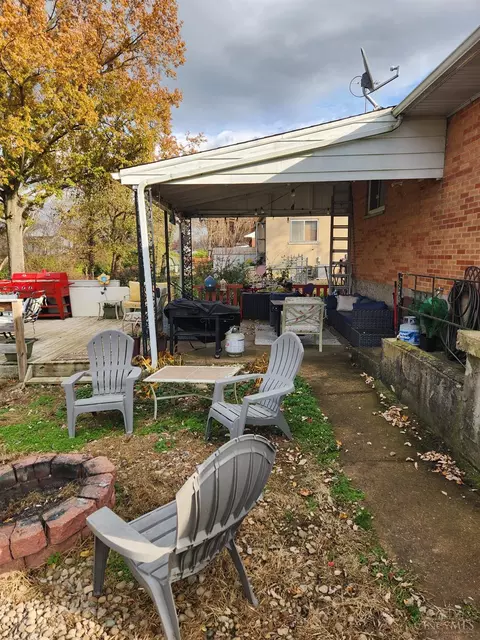 Exterior - 2238 Pacora Dr, Cincinnati, OH 45231 photo 3 of 4