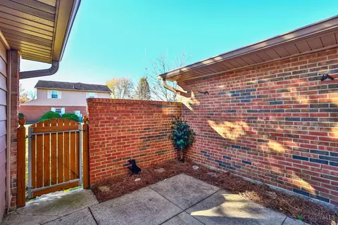 Exterior - 299 Jonathan Ct, Cincinnati, OH 45255 photo 3 of 7