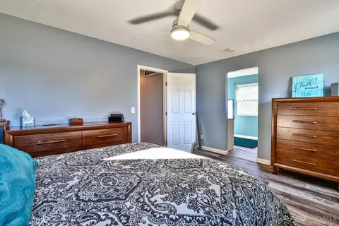 Bedroom - 299 Jonathan Ct, Cincinnati, OH 45255 photo 3 of 5