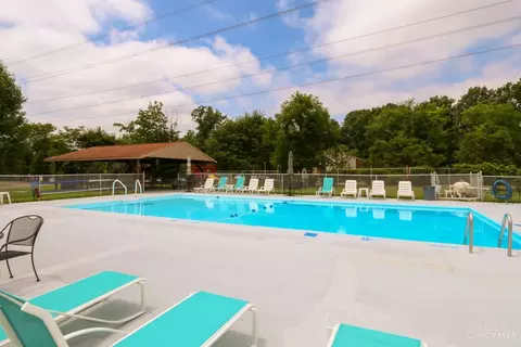Exterior - 299 Jonathan Ct, Cincinnati, OH 45255 photo 7 of 7
