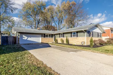 712 Daphne Ct, Forest Park, OH 45240