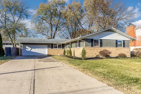 712 Daphne Ct, Forest Park, OH 45240 photo 3