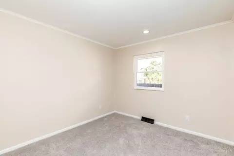 712 Daphne Ct, Forest Park, OH 45240 photo 9