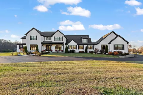 3647 St Rt 222, Batavia, OH 45103