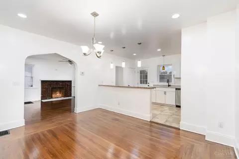 Living - 3601 Madison Rd, Cincinnati, OH 45209 photo 3 of 3