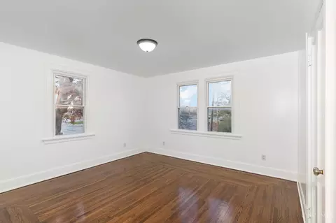 Bedroom - 3601 Madison Rd, Cincinnati, OH 45209 photo 2 of 2