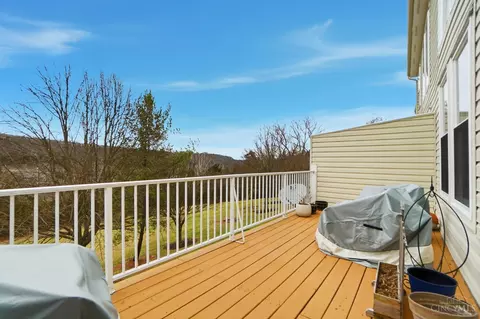 Exterior - 5725 Lofty View Ln, Cincinnati, OH 45247 photo 8 of 8