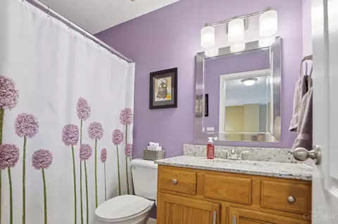 Bath - 5725 Lofty View Ln, Cincinnati, OH 45247 photo 8 of 11