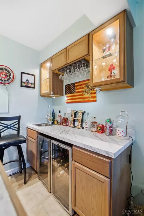Kitchen - 5725 Lofty View Ln, Cincinnati, OH 45247 photo 5 of 5