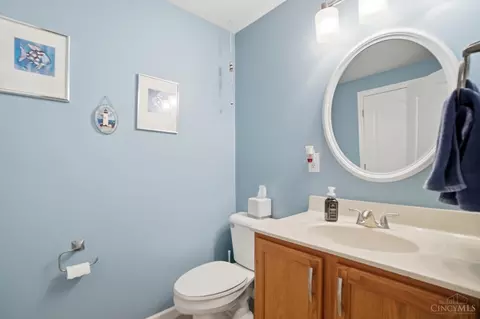 Bath - 5725 Lofty View Ln, Cincinnati, OH 45247 photo 11 of 11