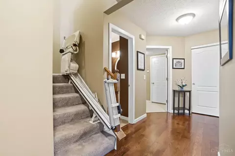 Entry Way - 5725 Lofty View Ln, Cincinnati, OH 45247 photo 3 of 4