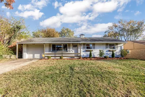 849 Castro Ln, Springdale, OH 45246