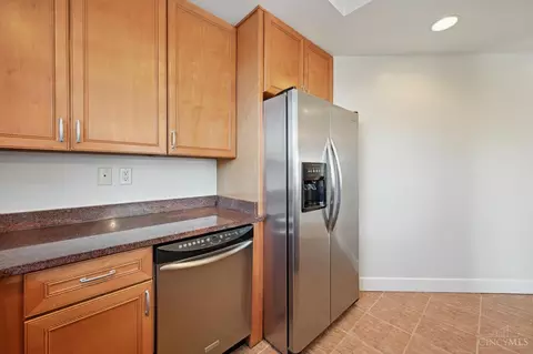 2260 Riverside Dr, Cincinnati, OH 45202 photo 9