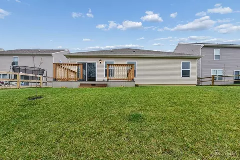 Exterior - 5001 Lakeview Dr, Morrow, OH 45152 photo 3 of 8