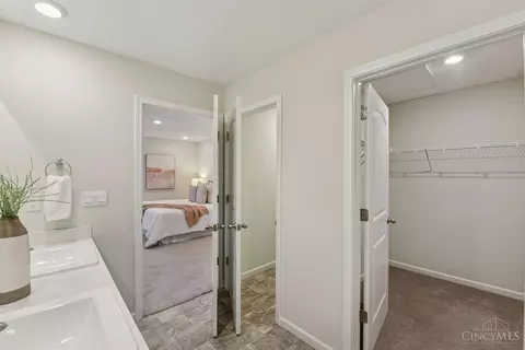 Entry Way - 5001 Lakeview Dr, Morrow, OH 45152 photo 4 of 5