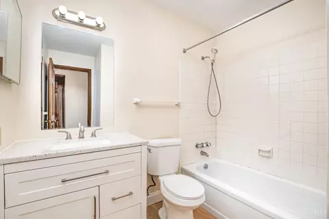 Bath - 694 Buff Ct, Cincinnati, OH 45231 photo 2 of 2